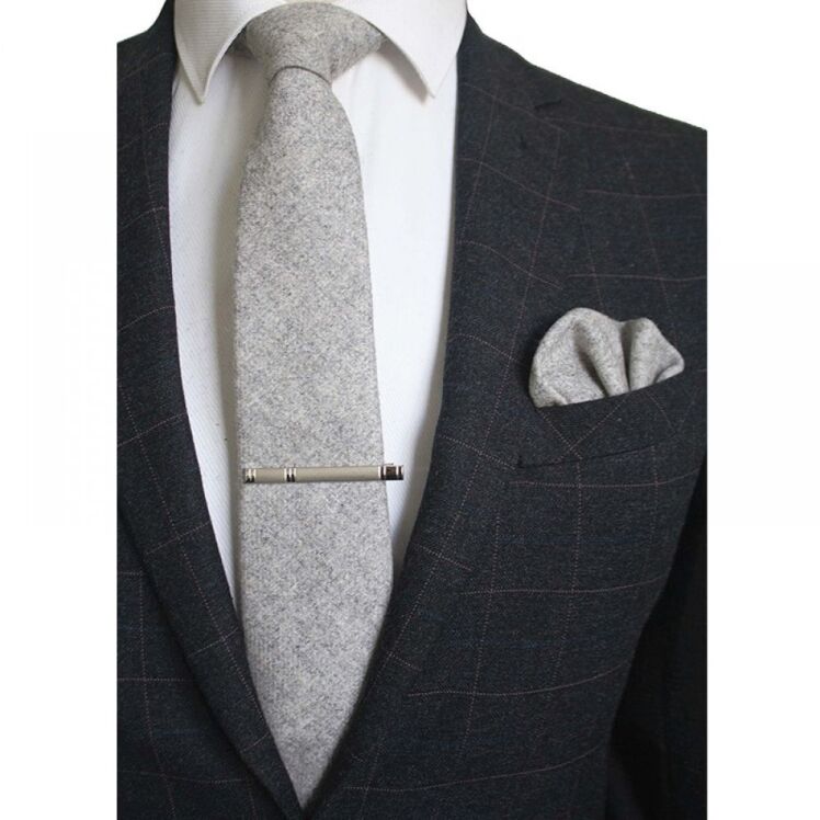 گیره کراوات را کجا بزنیم؟ اصول و قواعد کراوات به صورت حرفه ای 